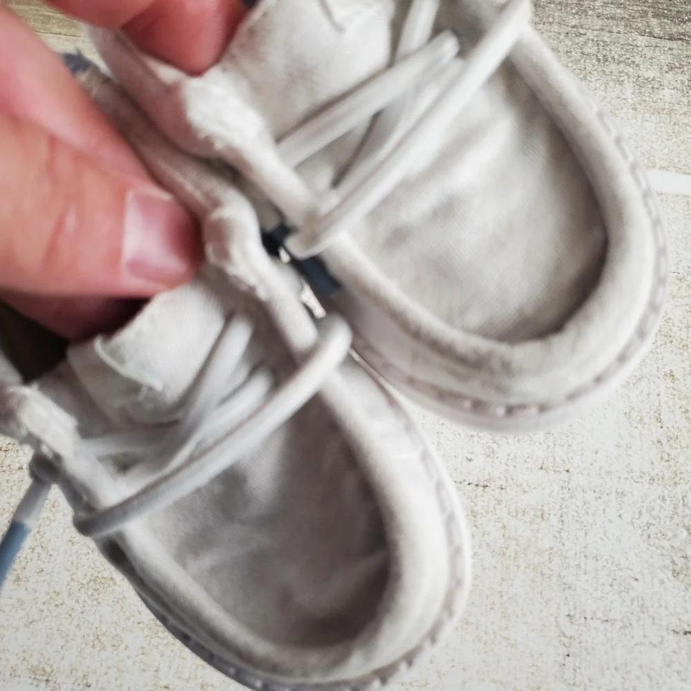 Hey Dude Wally Stretch Sox Kids Shoes Sz 6 White‎ Slip On Round Toe Sneakers